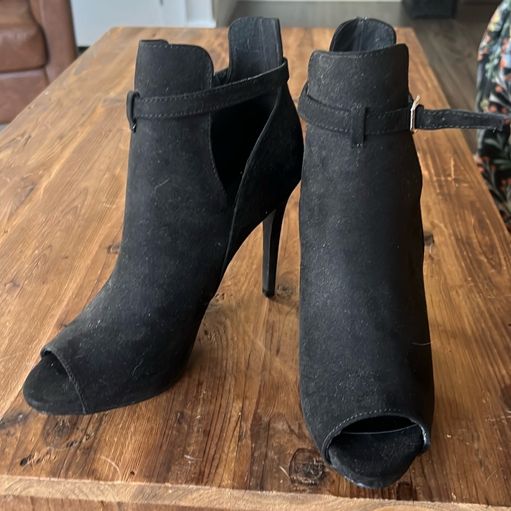 Black Open Toe Ankle Height Heel